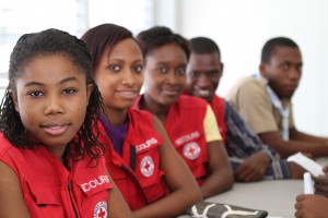 La Croix-Rouge Jeunesse dynamise le corps des volontaires. Des l’age de 12 ans, les jeunes peuvent rejoindre la Croix-Rouge afin de porter leur pierre à l’œuvre humanitaire et l’assistance à la population. 